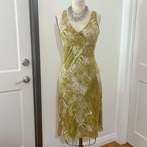 BCBG Olive Green and White Printed V-Neck Sleeveless Dress